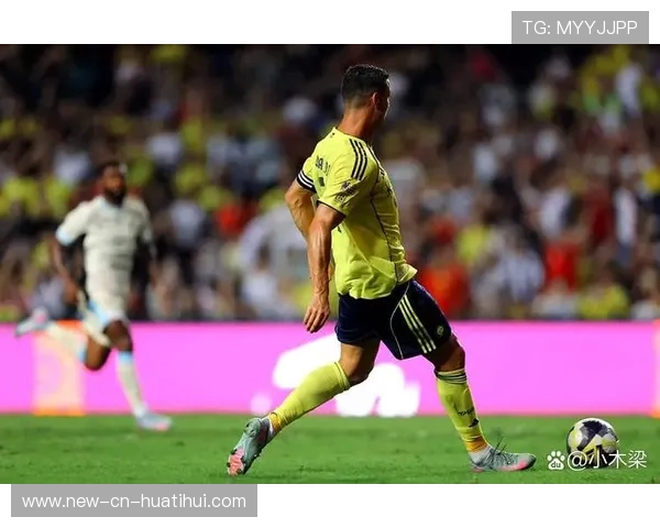 利雅得胜利前场压迫，C罗逼迫防线失位