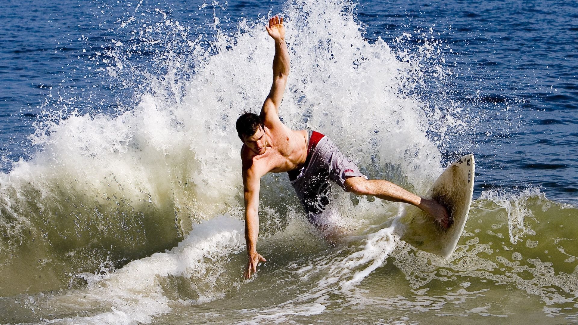 华体会体育登录-五大联赛是否普遍采用前场控球后中路传递提速战术，控球前锋